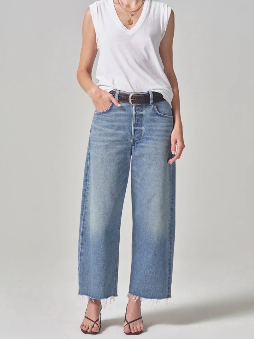 Citizens Of Humanity Ayla Barrel Leg Crop Raw Hem in Sodapop 27